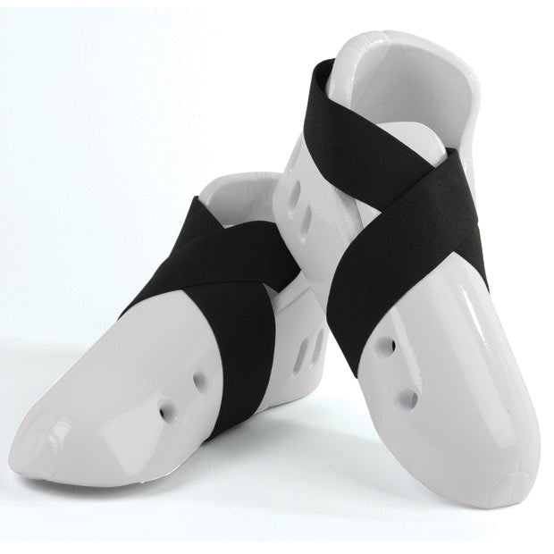 White foam dipped kicks